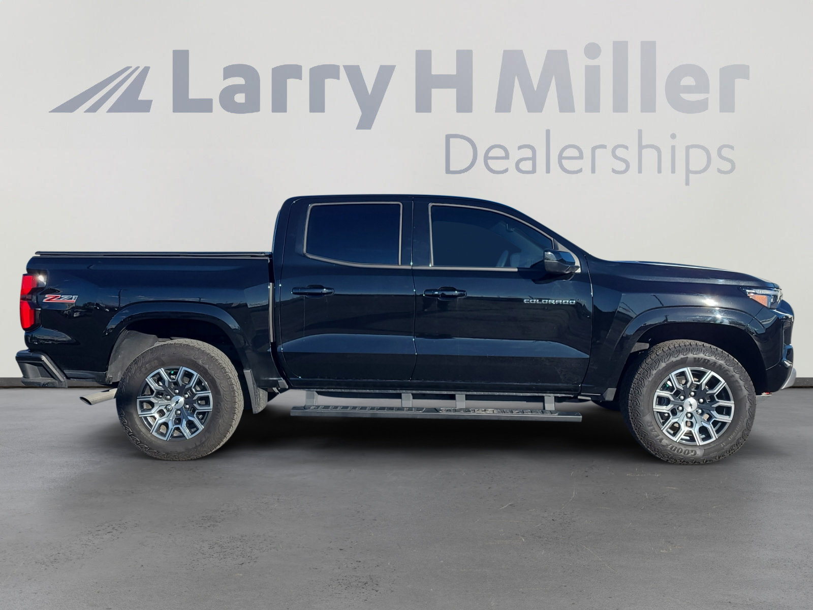 Used 2025 Chevrolet Colorado Z71 w/ Z71 Convenience Package 2 image 6