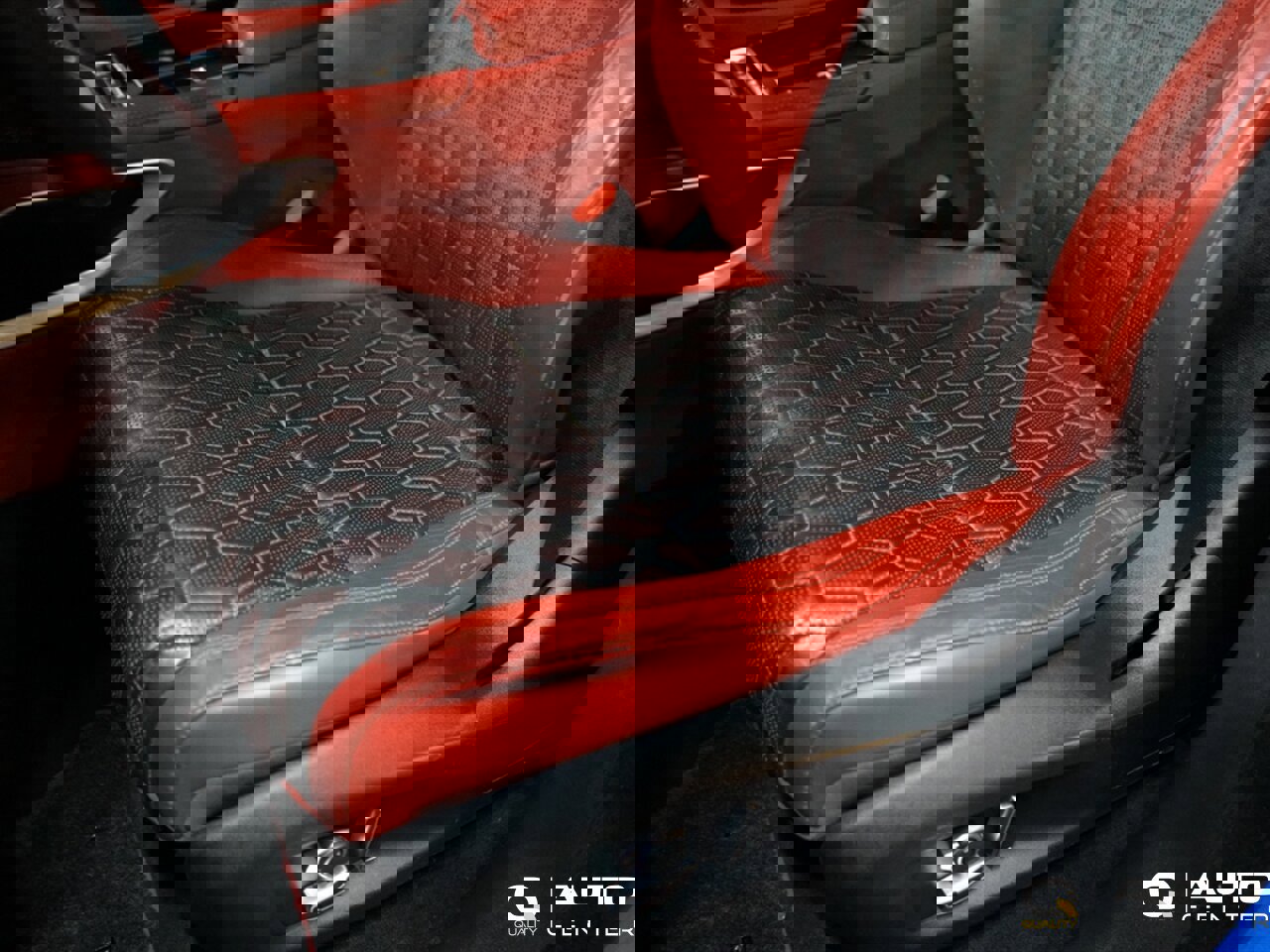 Used 2020 Jaguar F-PACE SVR image 18