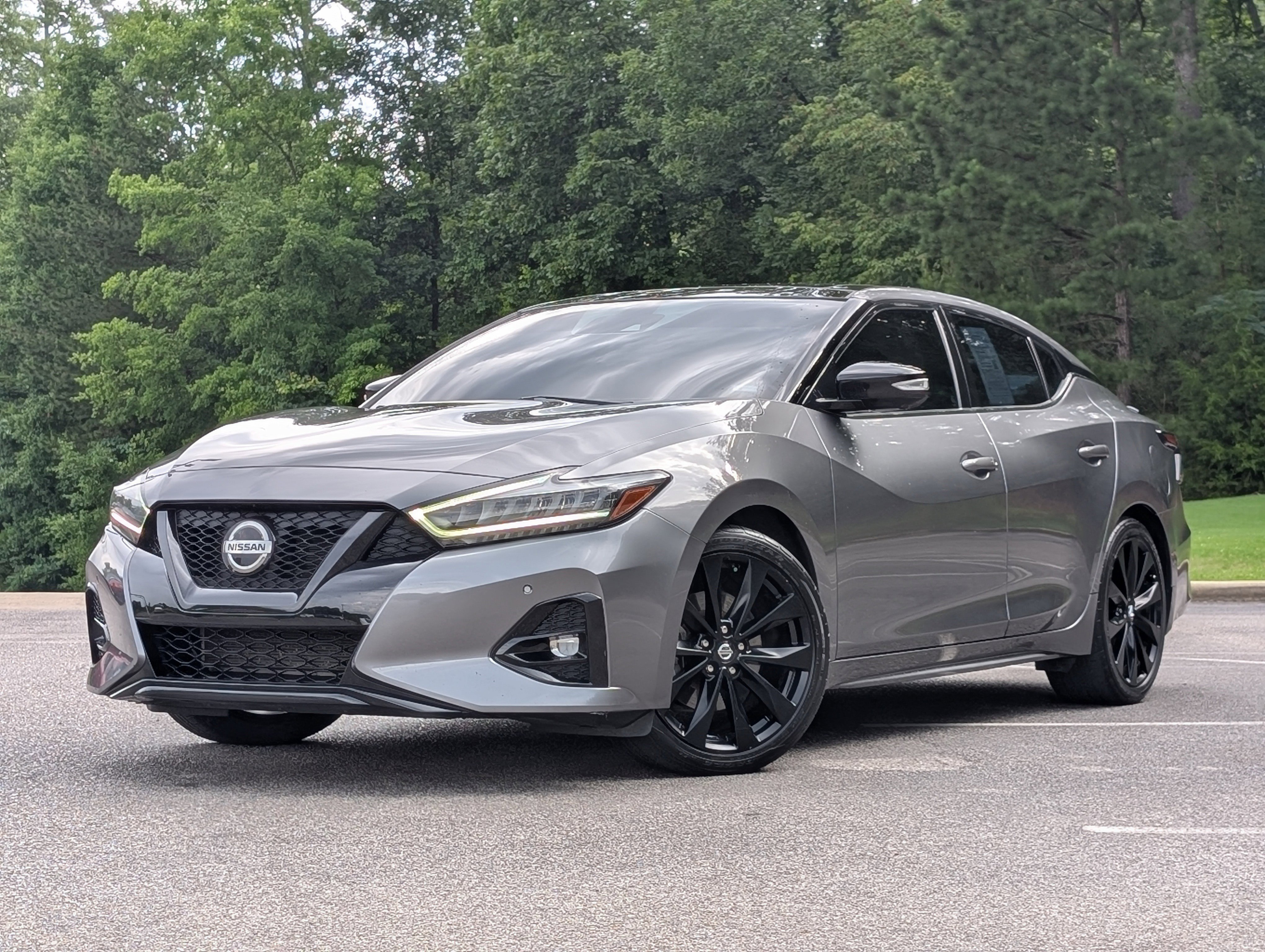 Used 2022 Nissan Maxima SR w/ Sport Mat Group FWD image 4