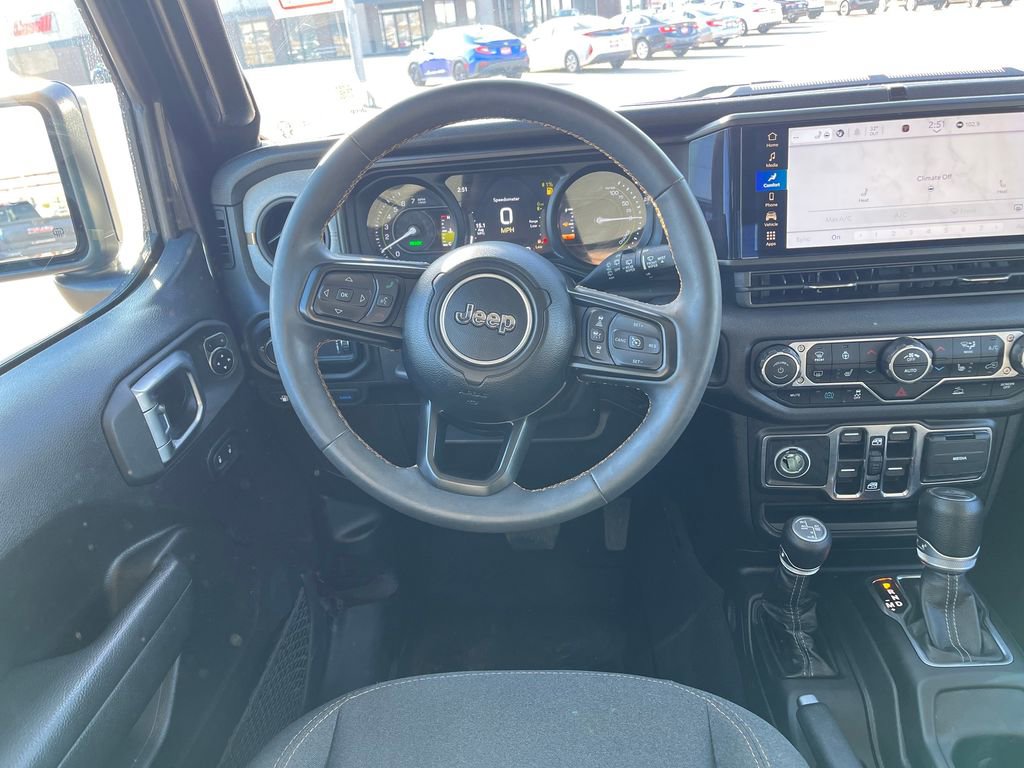 Used 2024 Jeep Wrangler Unlimited w/ Convenience Group image 18