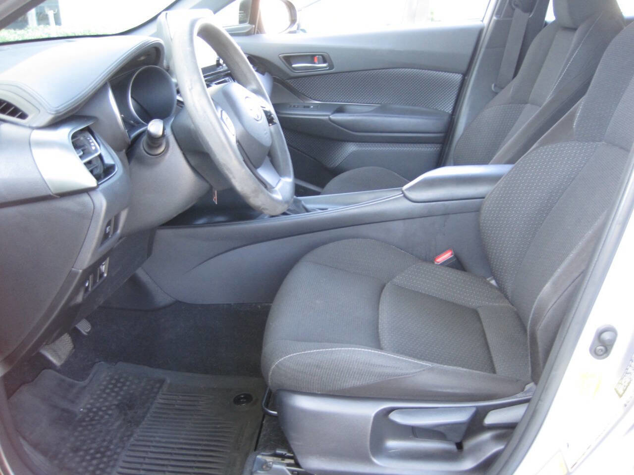 Used 2019 Toyota C-HR LE image 22