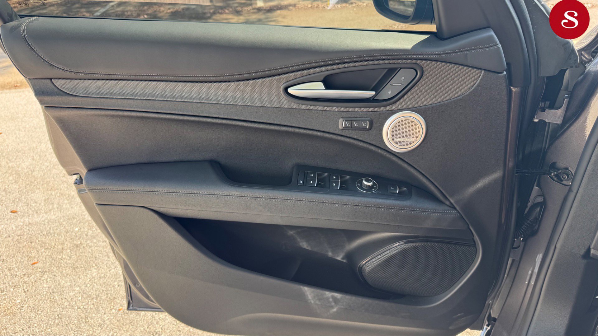 Used 2024 Alfa Romeo Stelvio Quadrifoglio w/ Active Assist Plus Package image 23