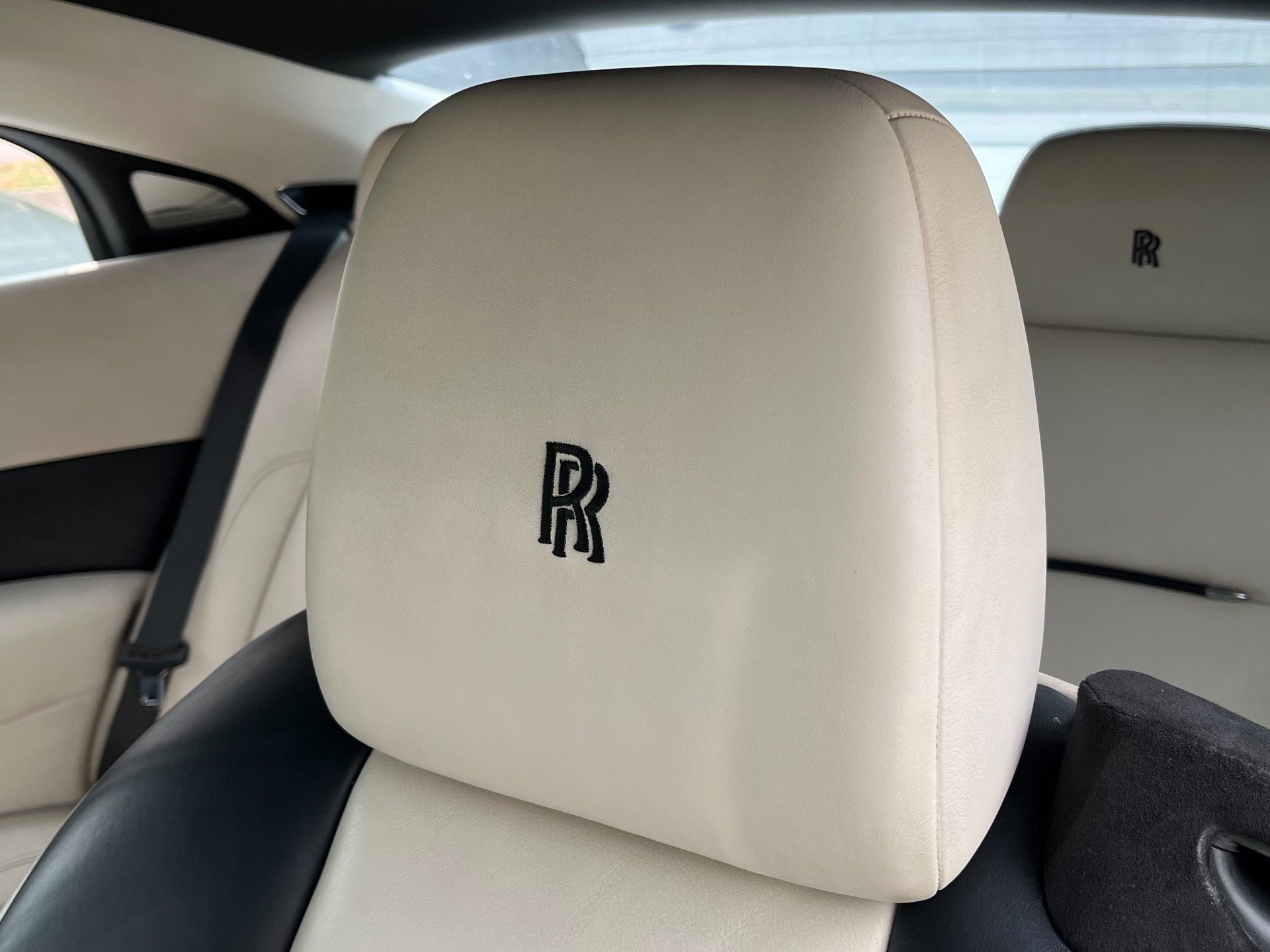 Used 2016 Rolls-Royce Wraith RWD image 51