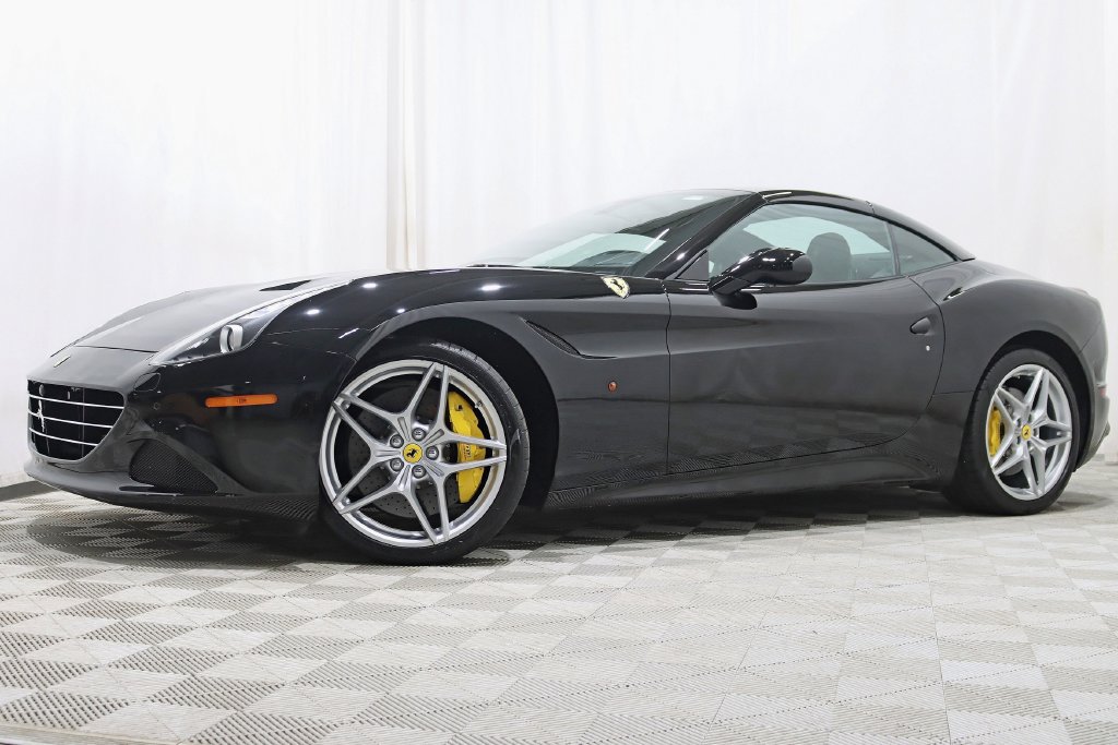 Used 2016 Ferrari California T RWD image 2