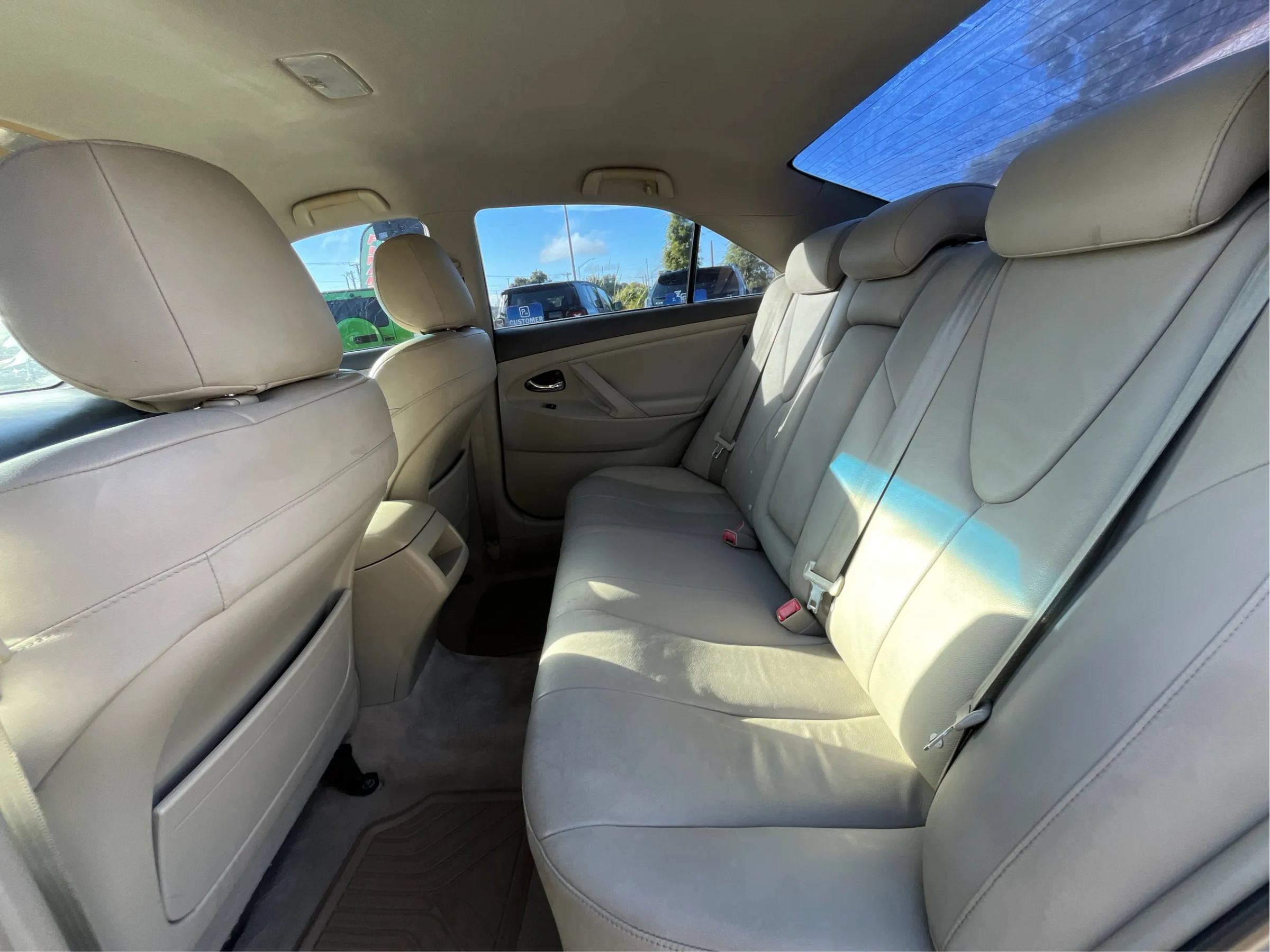 Used 2011 Toyota Camry LE w/ LE Extra-Value Pkg FWD image 10