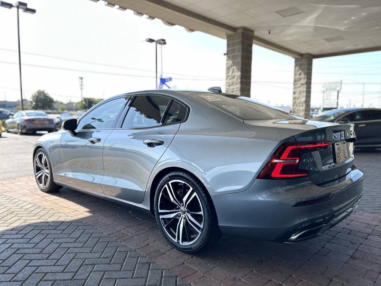 Used 2021 Volvo S60 T5 R-Design AWD/4WD image 9