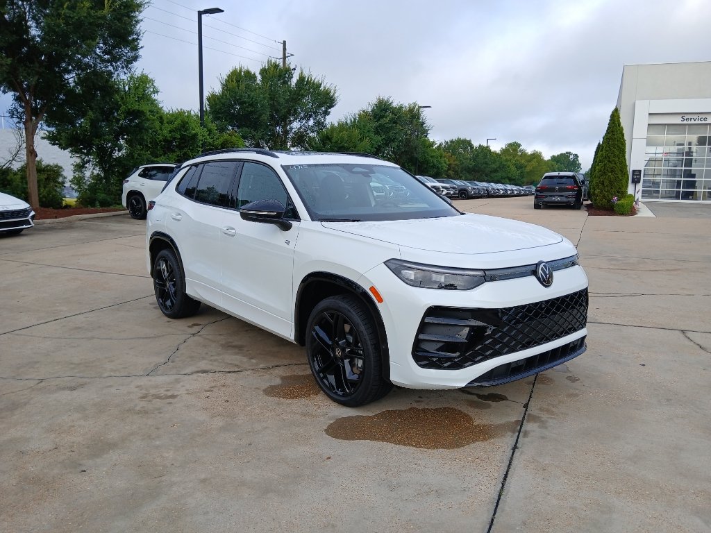 New 2026 Volkswagen Tiguan SE R-Line AWD/4WD video 1
