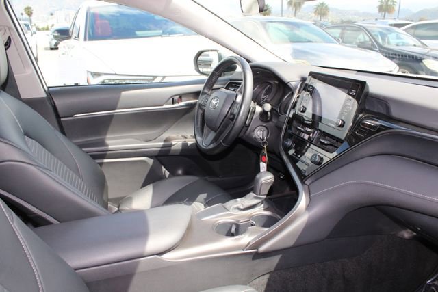 Used 2021 Toyota Camry SE w/ Carpet Mat Package (TMS) image 5