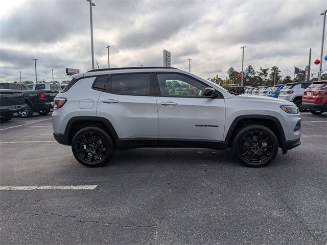 New 2026 Jeep Compass Latitude image 2