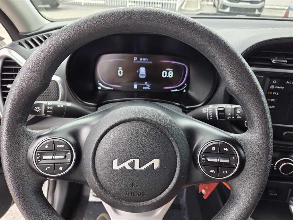 Used 2023 Kia Soul LX w/ LX Technology Package image 27