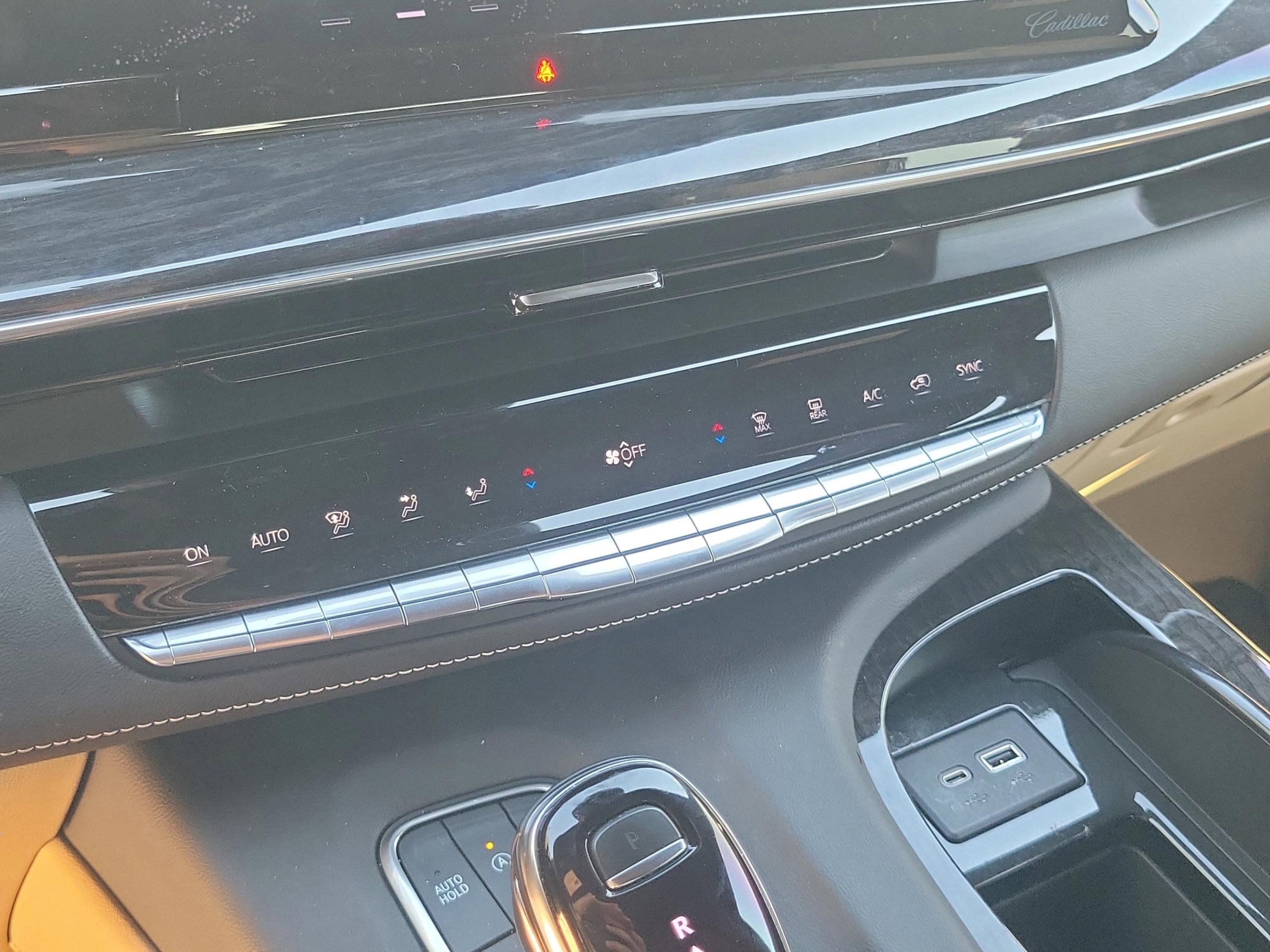 Used 2021 Cadillac Escalade Premium Luxury image 26