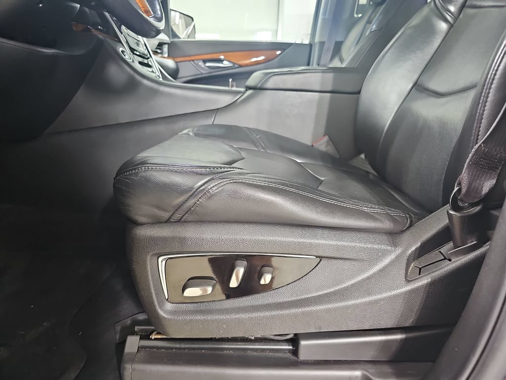 Certified 2015 Cadillac Escalade Premium AWD/4WD image 37