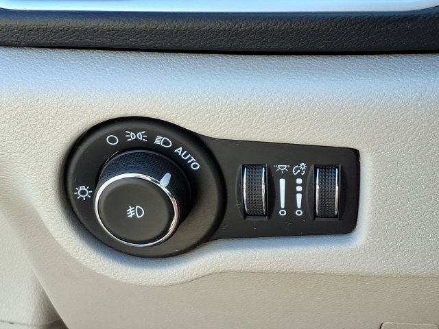 Used 2022 Chrysler Pacifica Touring-L FWD image 12