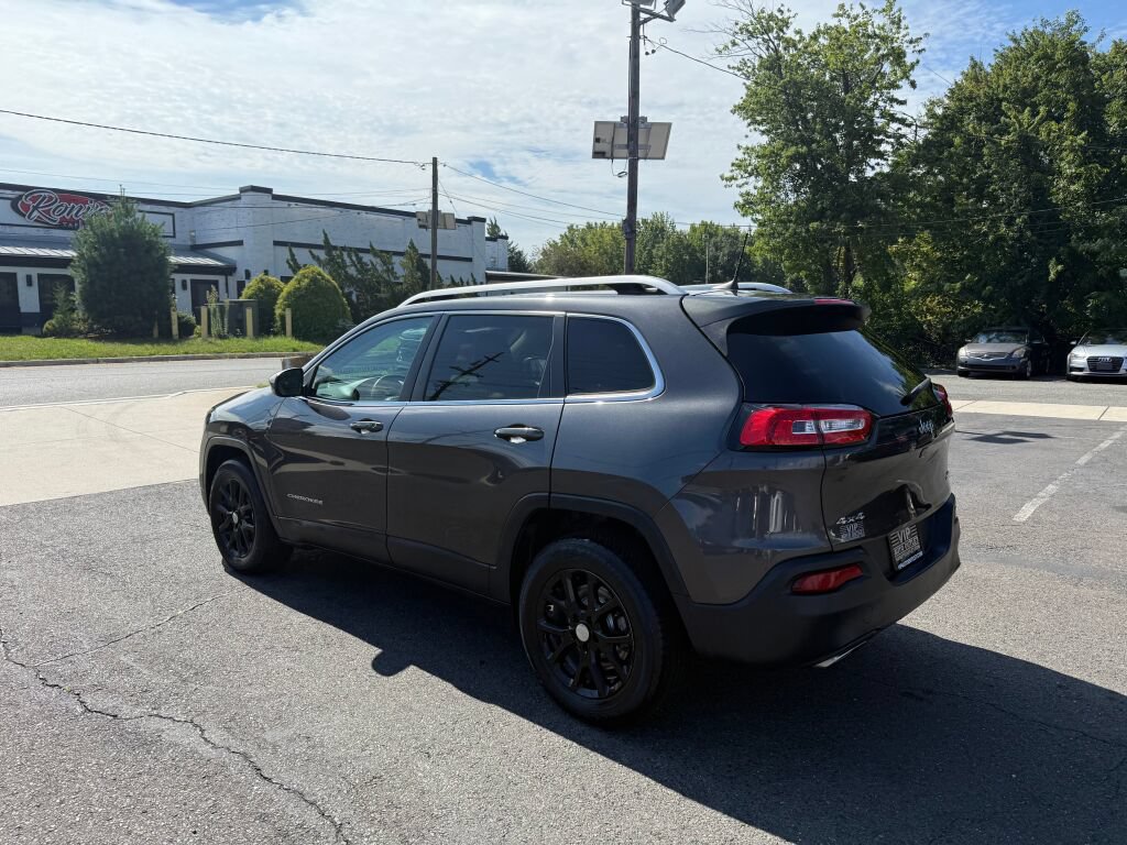 Used 2016 Jeep Cherokee Latitude w/ Comfort/Convenience Group AWD/4WD image 5