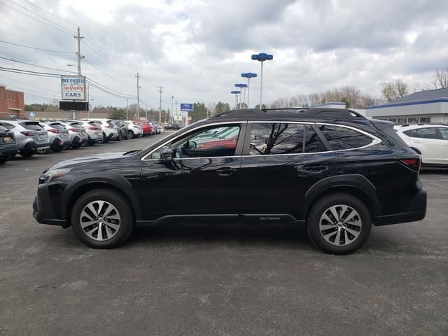 Used 2023 Subaru Outback Premium image 7
