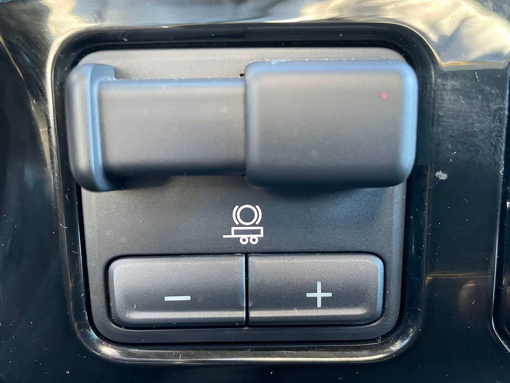 Used 2024 Chevrolet Silverado 2500 LT image 28