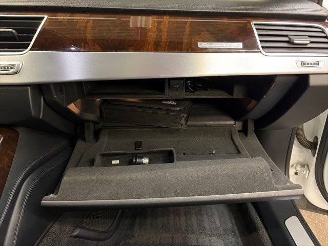 Used 2015 Audi A8 4.0T w/ Luxury Package image 36