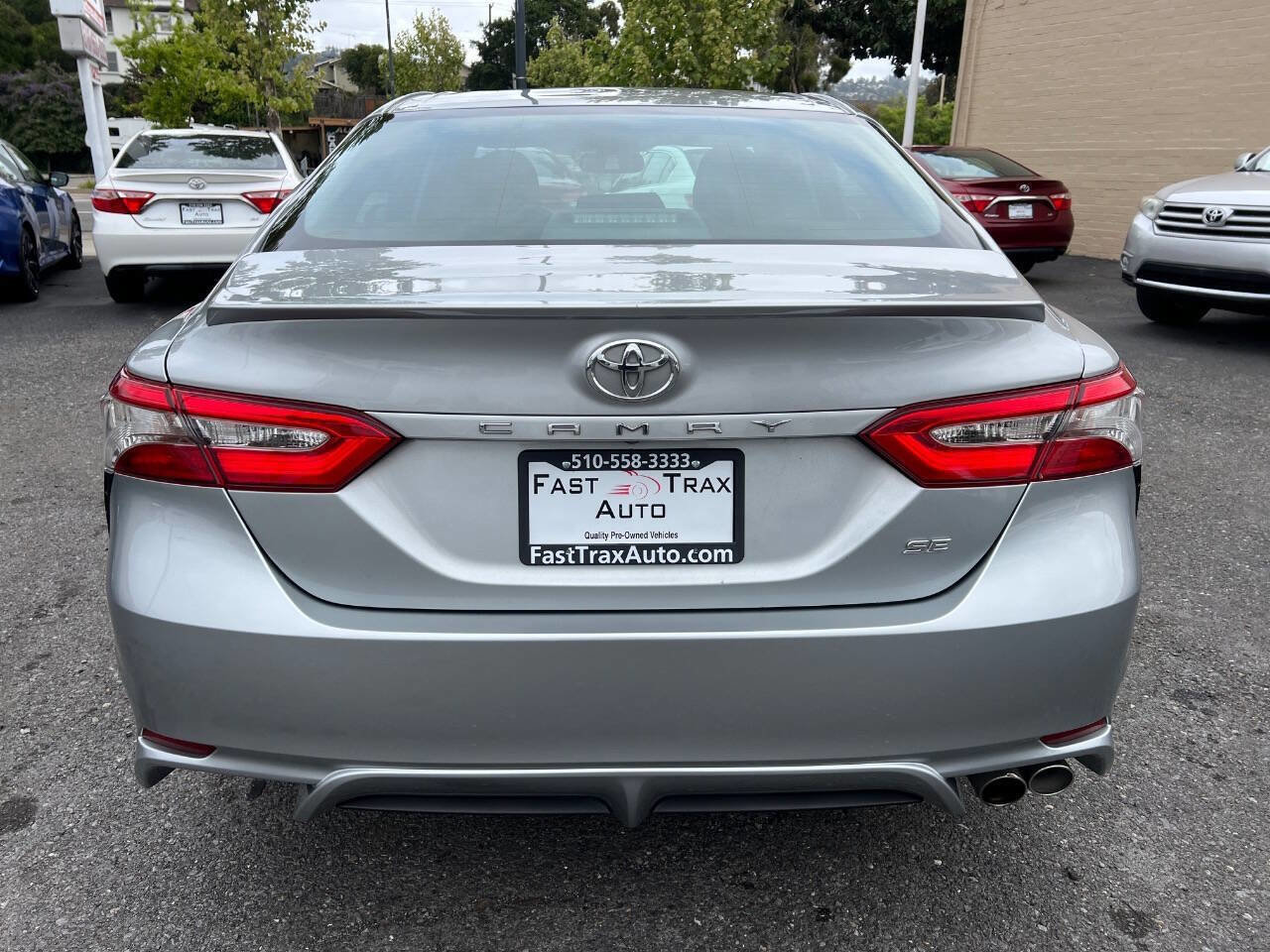 Used 2018 Toyota Camry SE w/ Convenience Package FWD image 7