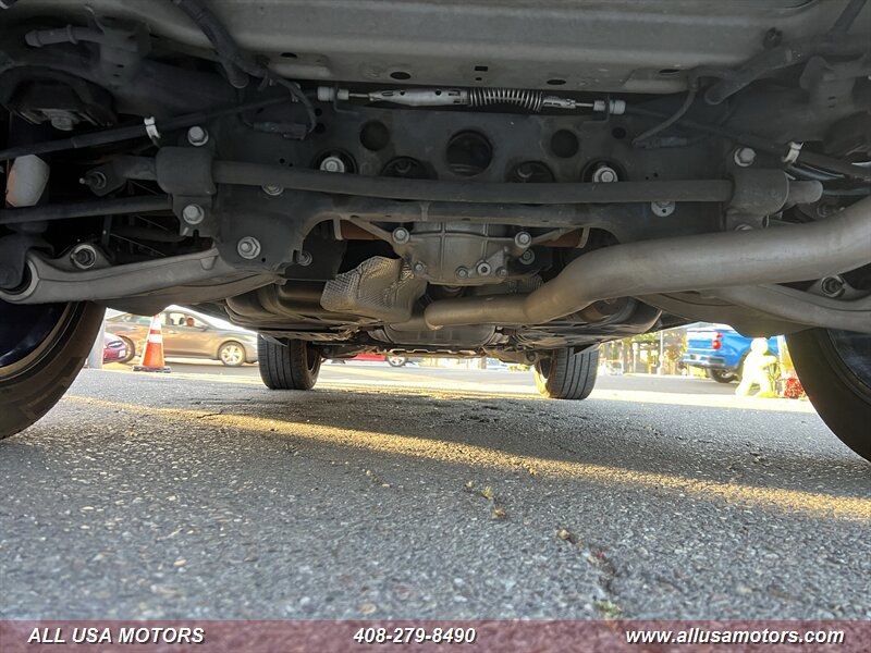 Used 2018 Jeep Grand Cherokee Altitude AWD/4WD image 16