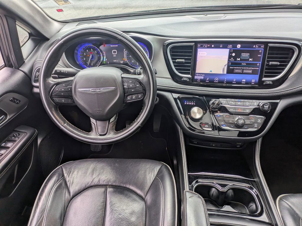 Used 2021 Chrysler Pacifica Limited w/ Uconnect Theater Family Group image 19