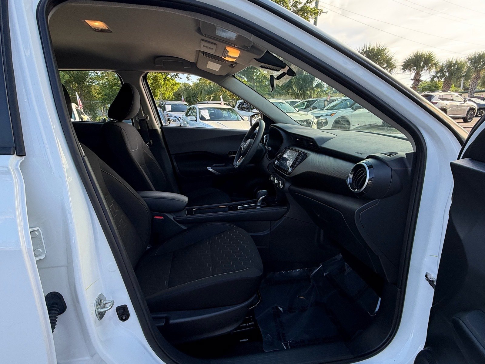 Used 2024 Nissan Kicks SV FWD image 17