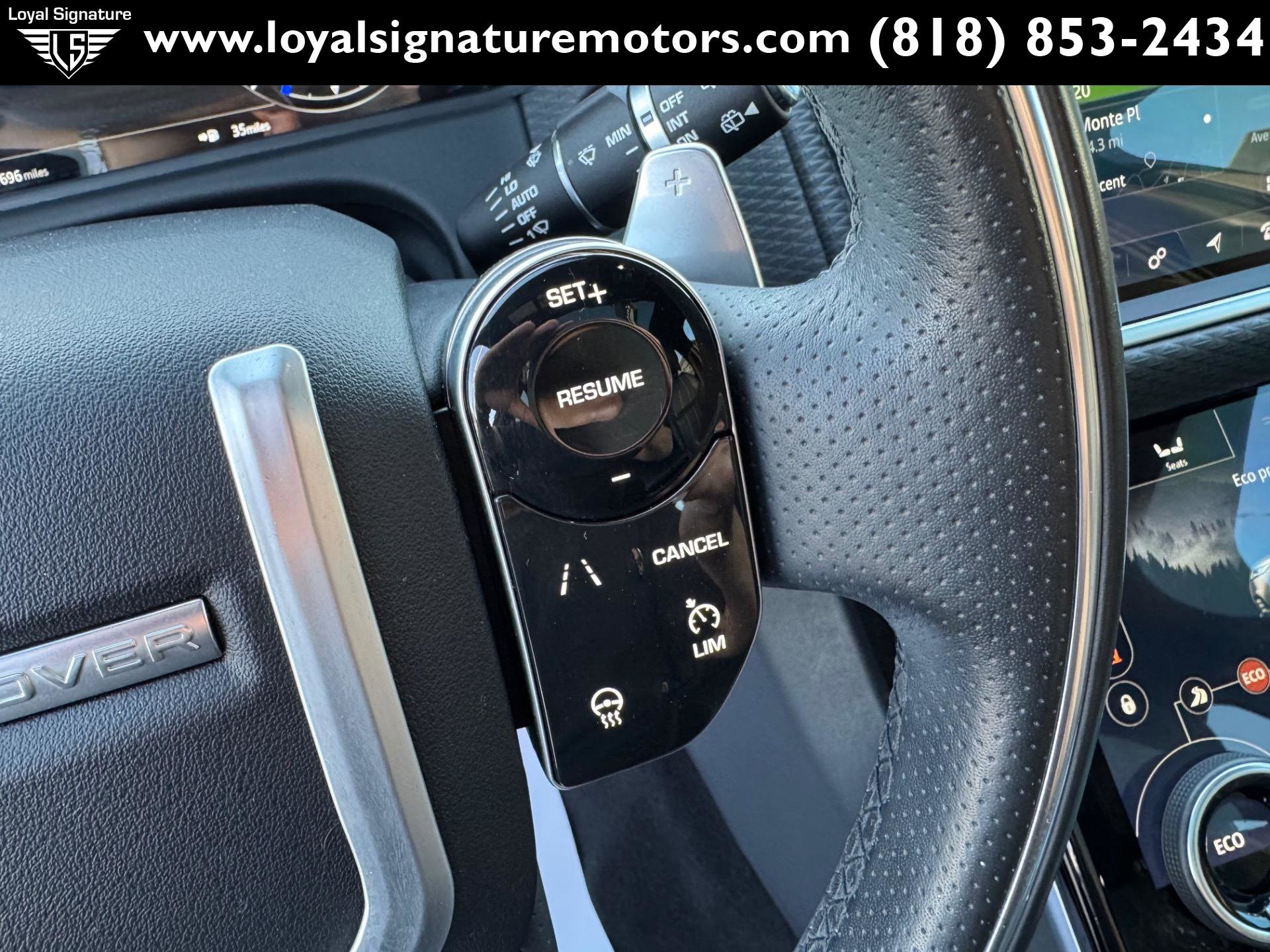 Used 2018 Land Rover Range Rover Velar R-Dynamic SE image 32