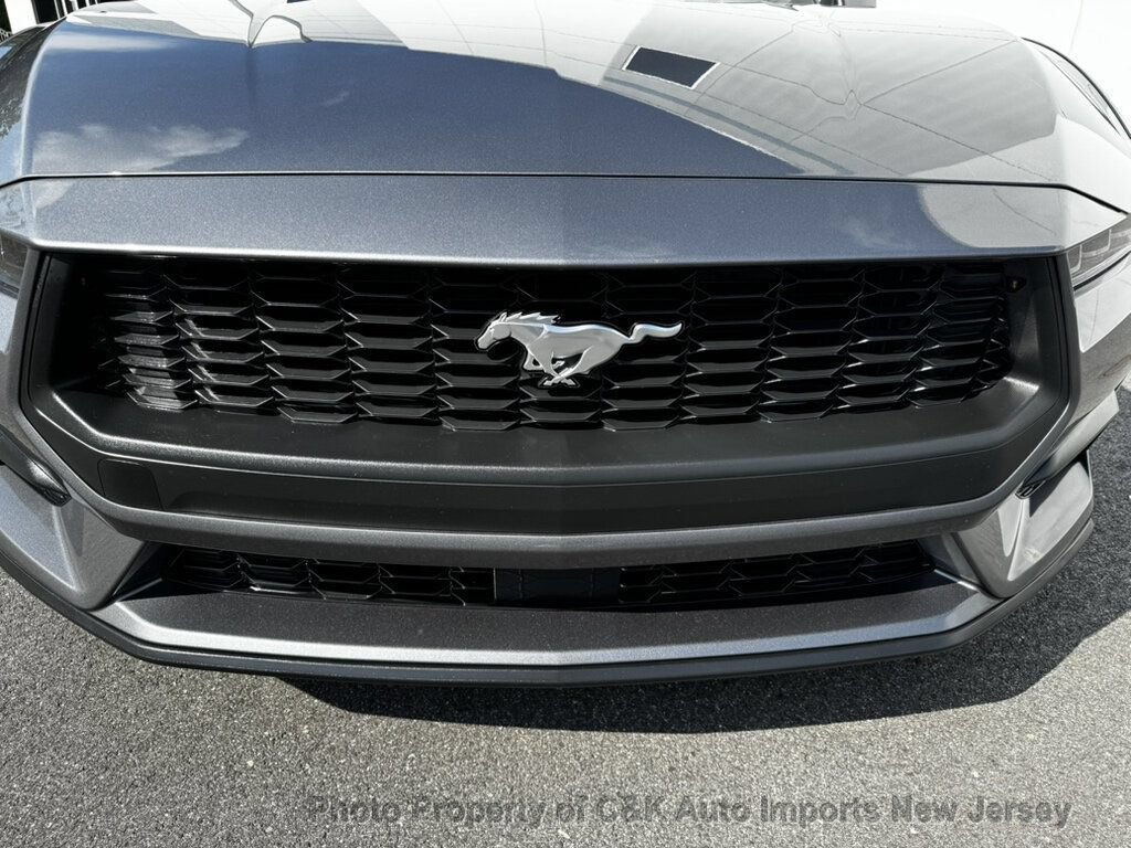 Used 2025 Ford Mustang Coupe RWD image 12