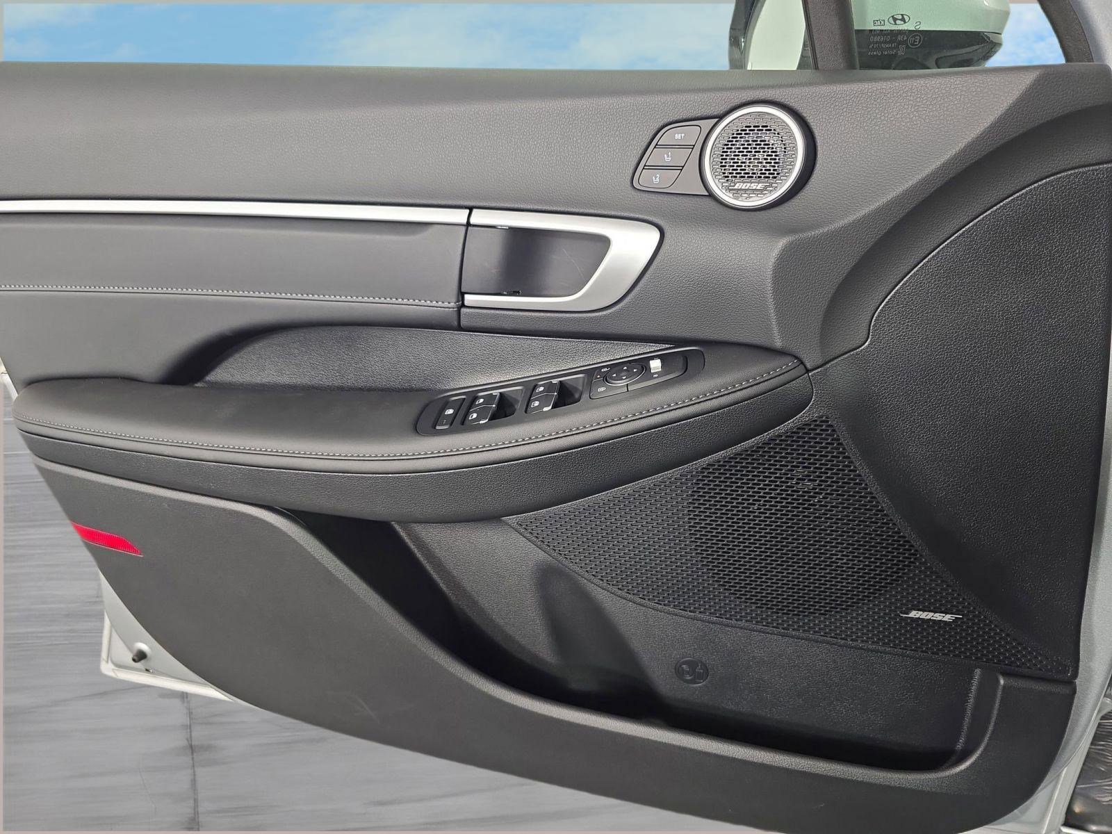 New 2025 Hyundai Sonata Limited image 9