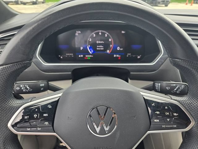 Used 2024 Volkswagen Tiguan SE R-Line FWD image 11