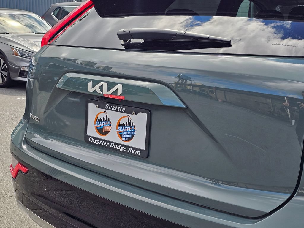 Used 2025 Kia Niro Wind w/ Wind Preserve Package FWD image 13