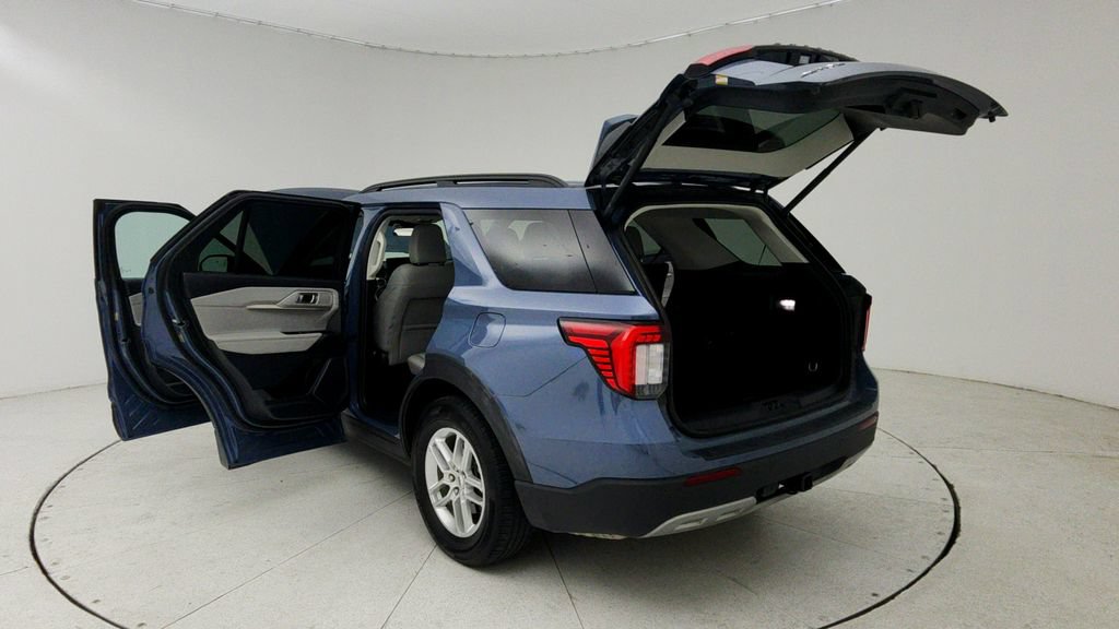 Used 2025 Ford Explorer Active w/ Active Comfort Package RWD image 12