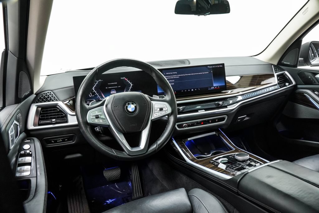 Used 2026 BMW X7 xDrive40i AWD/4WD image 4