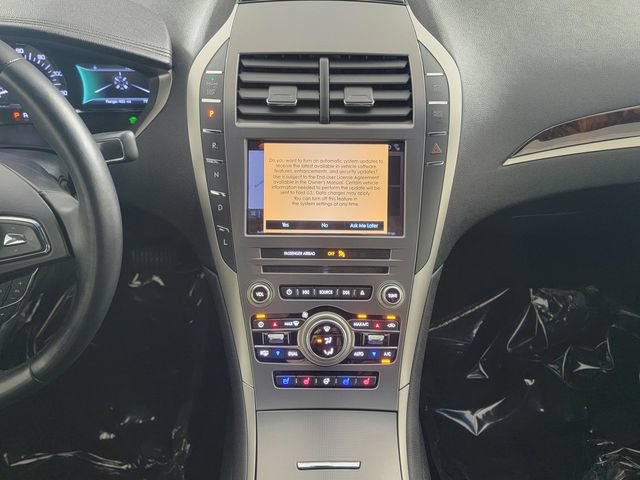 Used 2017 Lincoln MKZ Reserve w/ Climate Package FWD image 21
