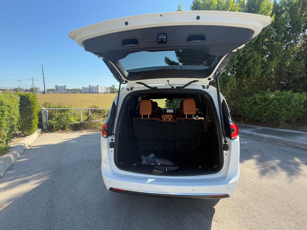 New 2026 Chrysler Pacifica Pinnacle image 41