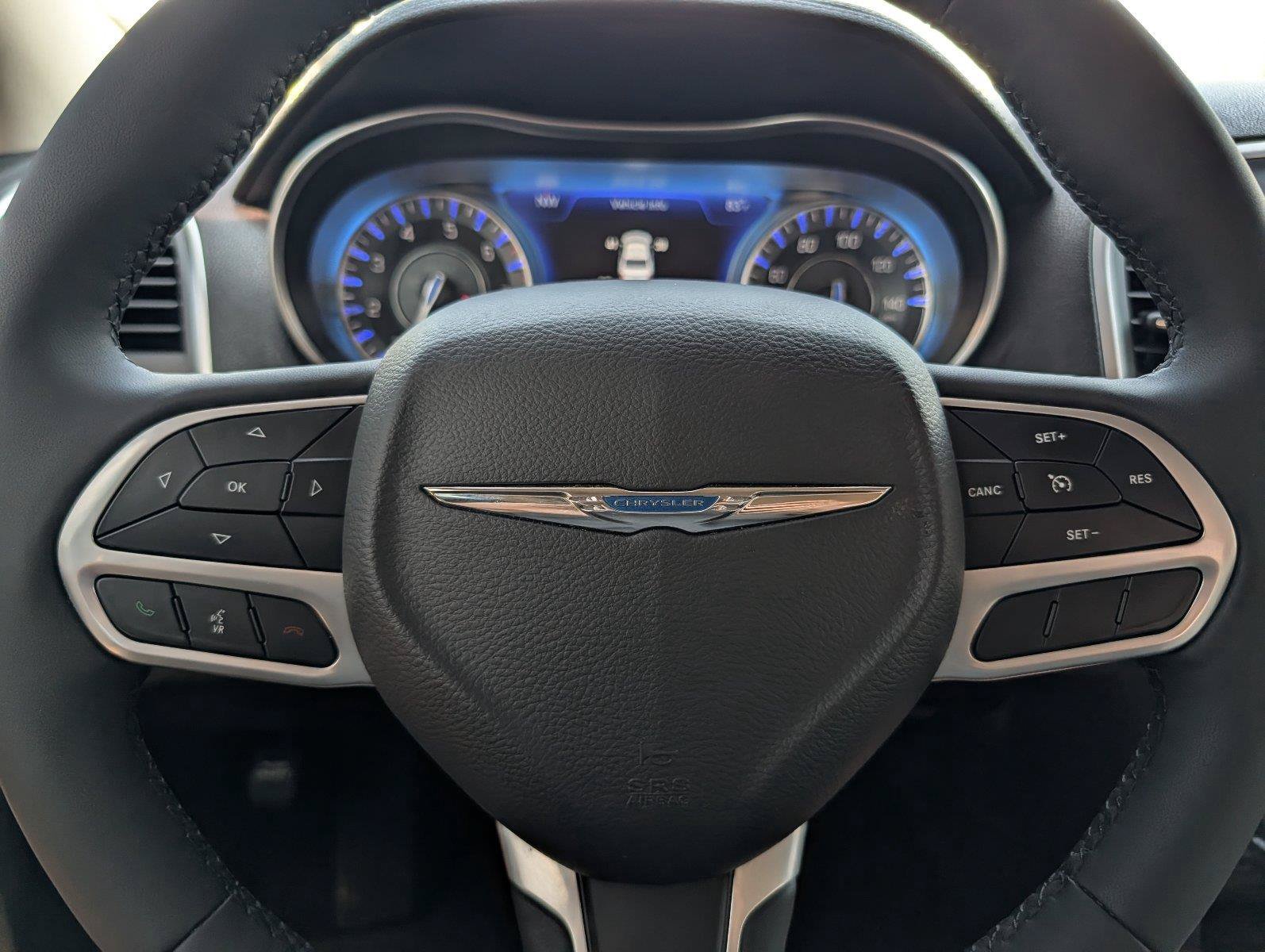 Used 2023 Chrysler 300 Touring L w/ Comfort Group RWD image 23