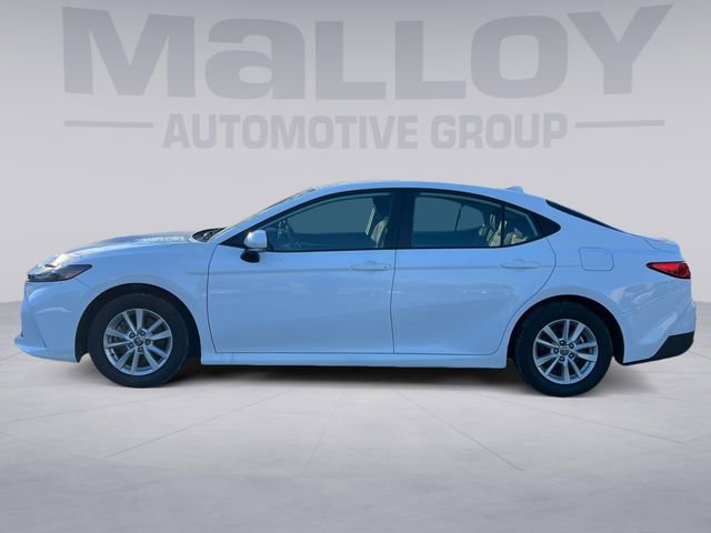 Used 2025 Toyota Camry LE image 2