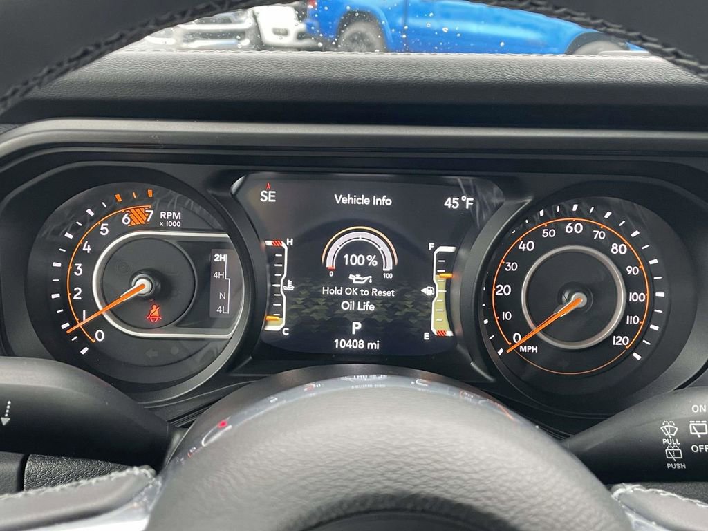 Certified 2025 Jeep Wrangler Sahara image 29