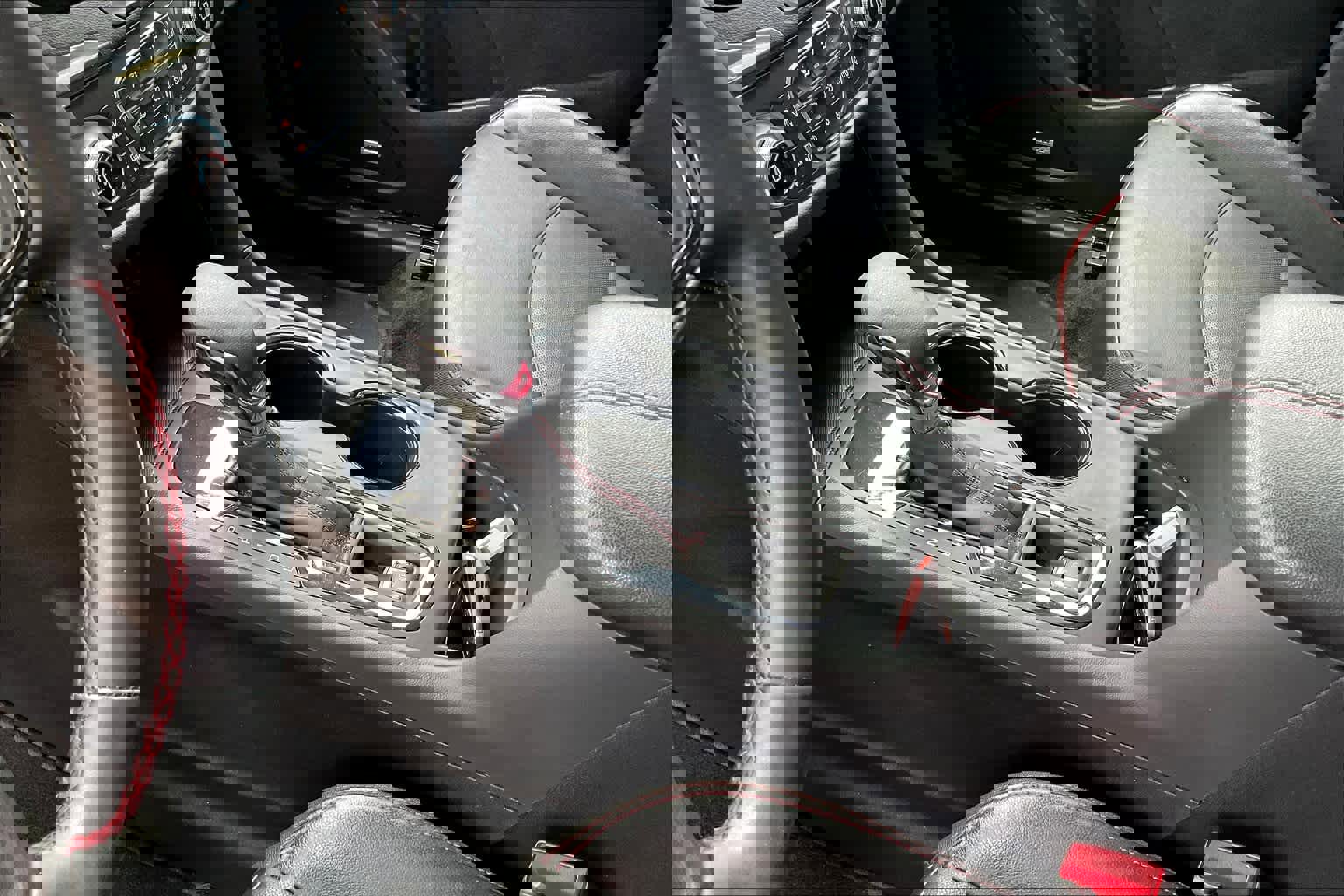 Used 2023 Chevrolet Equinox RS w/ RS Leather Package image 17