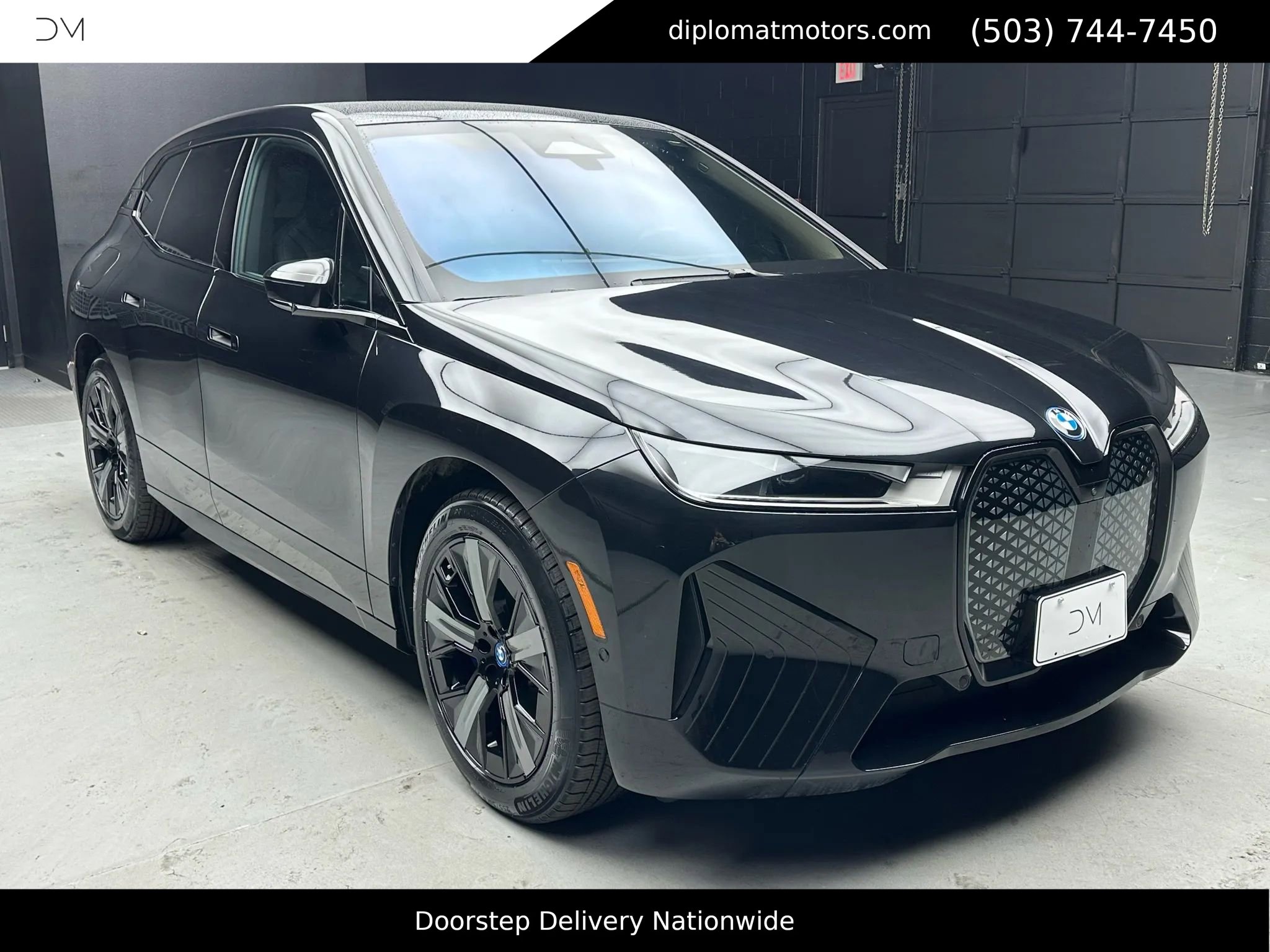 Used 2024 BMW iX xDrive50 w/ Sport Package image 9
