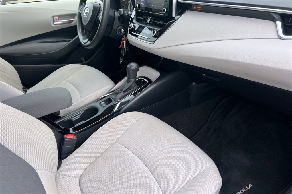 Used 2021 Toyota Corolla LE w/ Carpet Mat Package (TMS) image 17