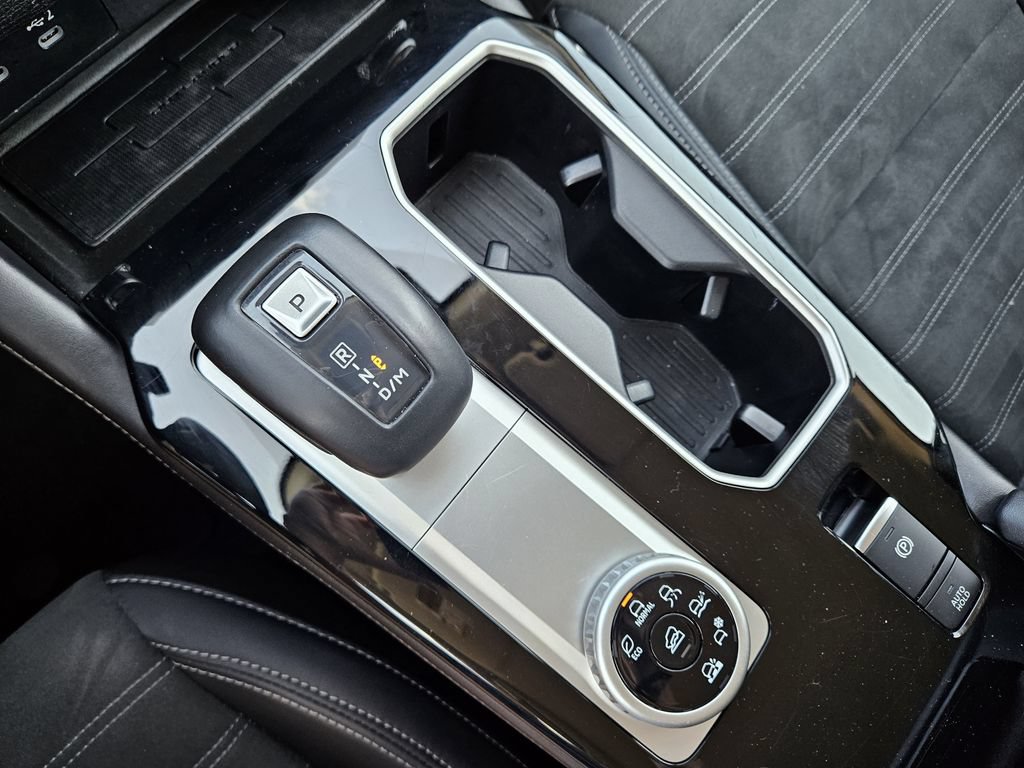 Used 2025 Mitsubishi Outlander SE AWD/4WD image 16