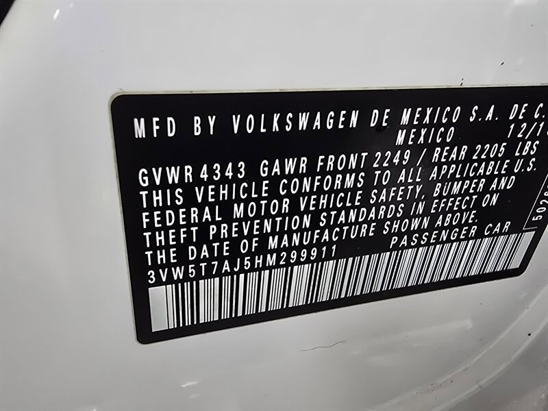 Used 2017 Volkswagen Jetta GLI FWD image 33