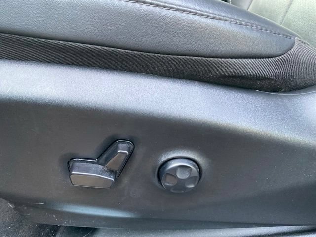 Used 2025 Chrysler Pacifica Select FWD image 14