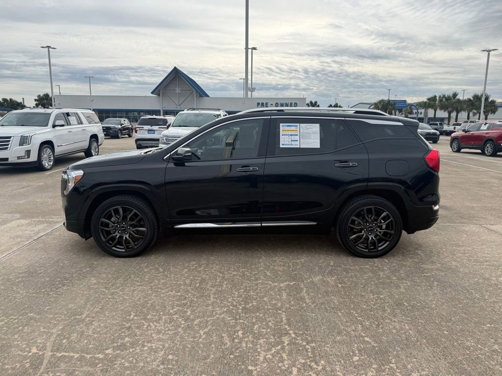 Used 2022 GMC Terrain Denali w/ Black Diamond Edition image 16