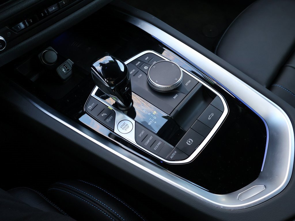 Used 2024 BMW Z4 M40i w/ Premium Package image 26