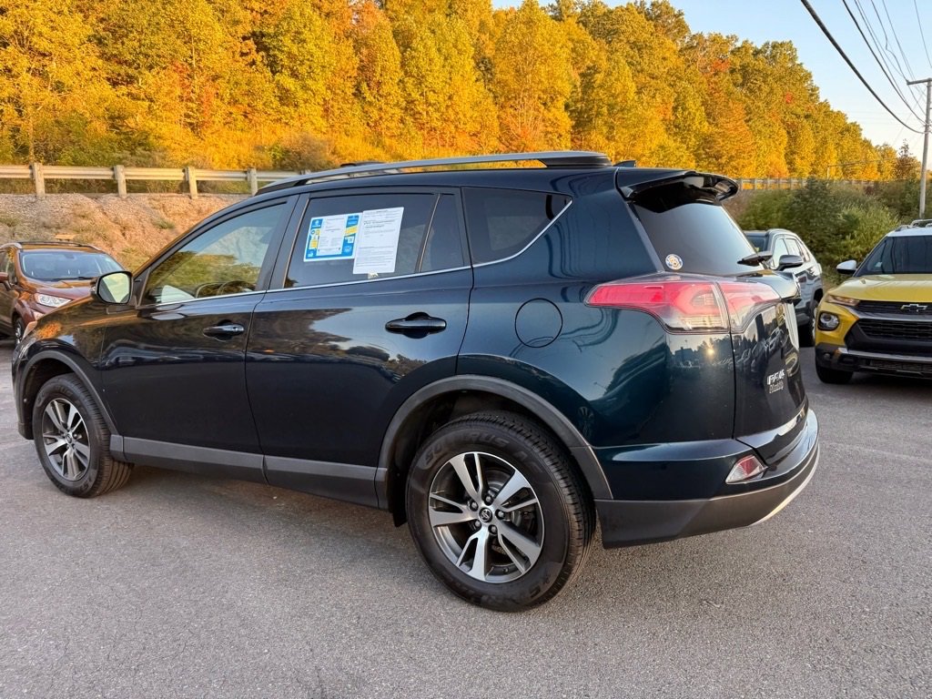 Used 2018 Toyota RAV4 XLE image 4