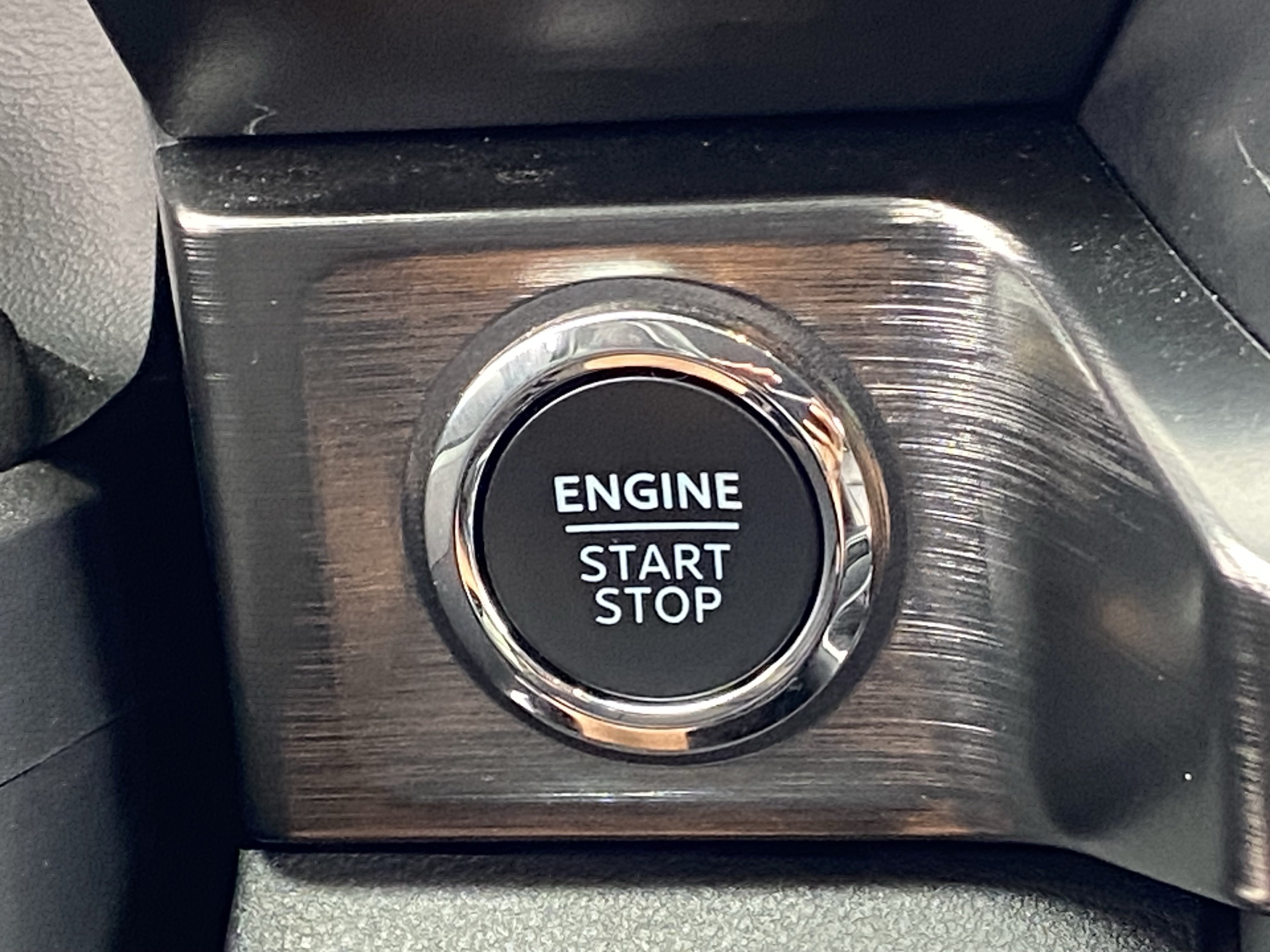 Used 2024 Ford F350 Lariat w/ Black Appearance Package AWD/4WD image 25