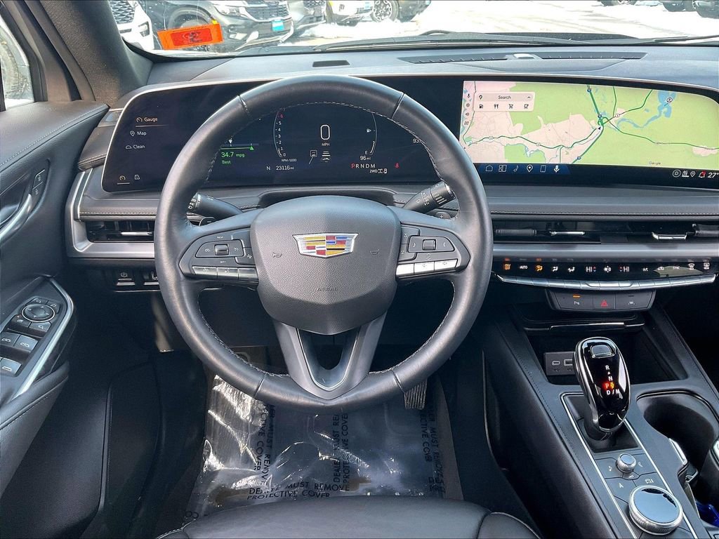 Used 2025 Cadillac XT4 Premium Luxury image 16