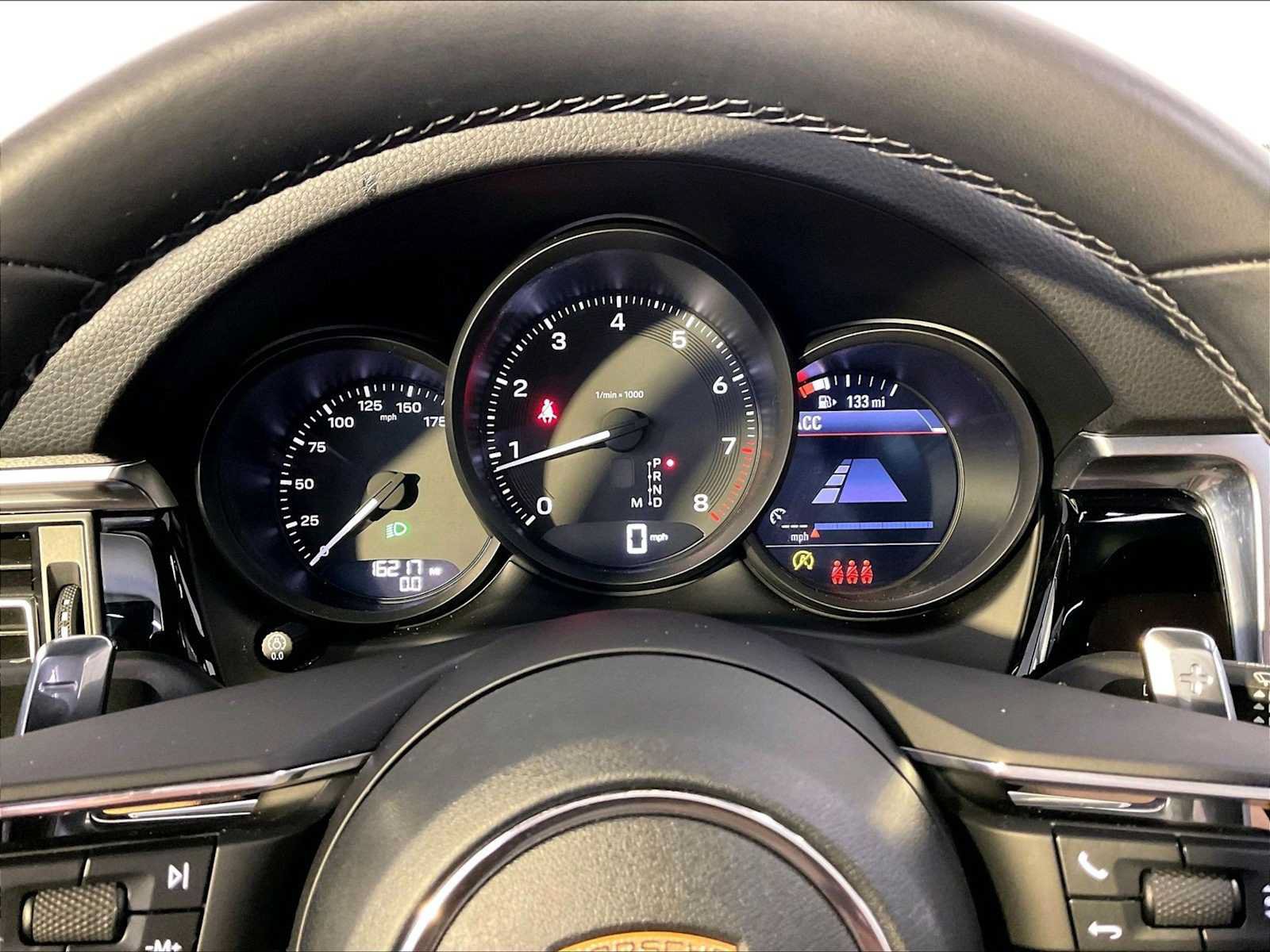 Certified 2024 Porsche Macan AWD/4WD image 29