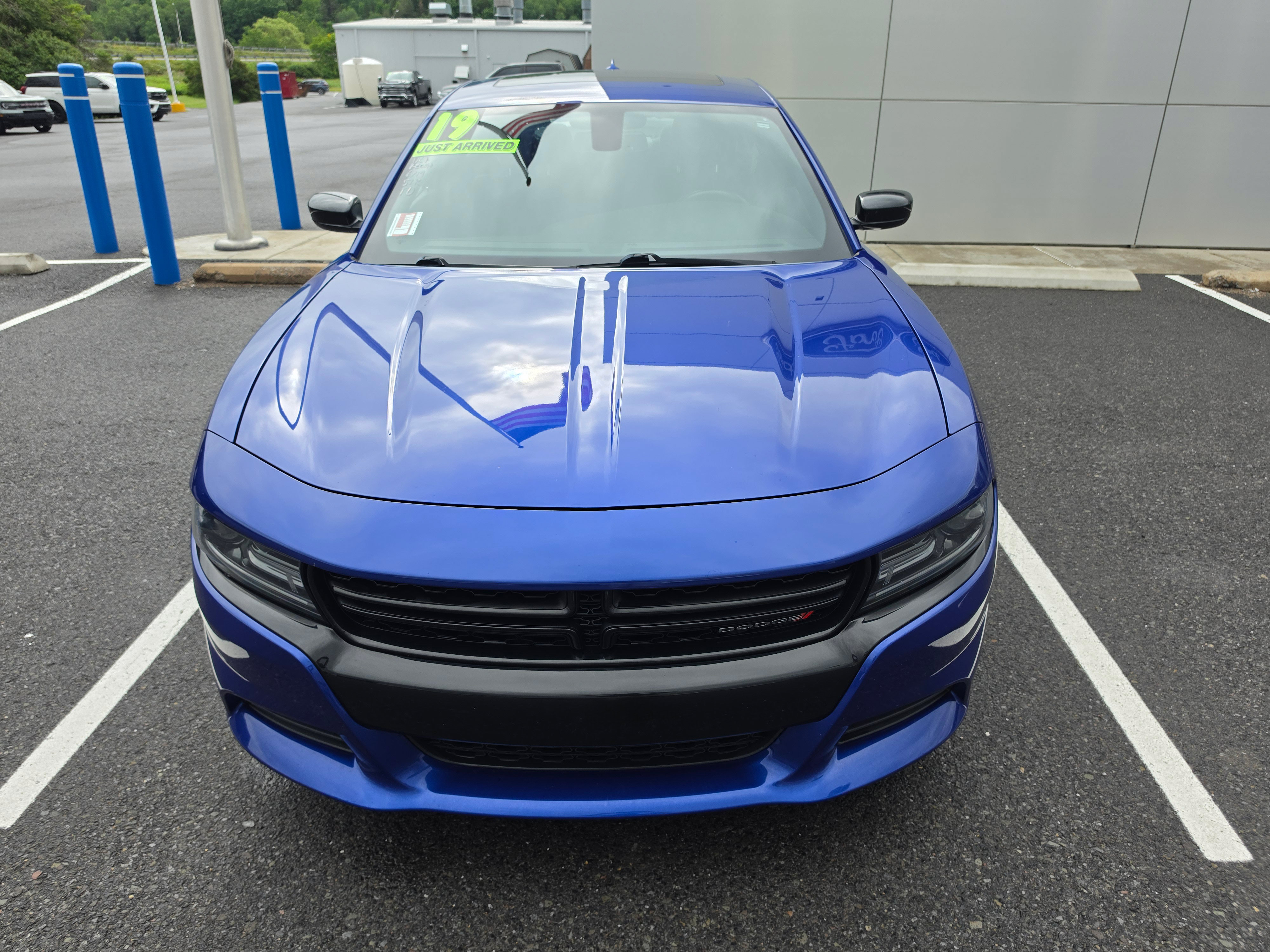 Used 2019 Dodge Charger SXT w/ Blacktop Package AWD/4WD image 9